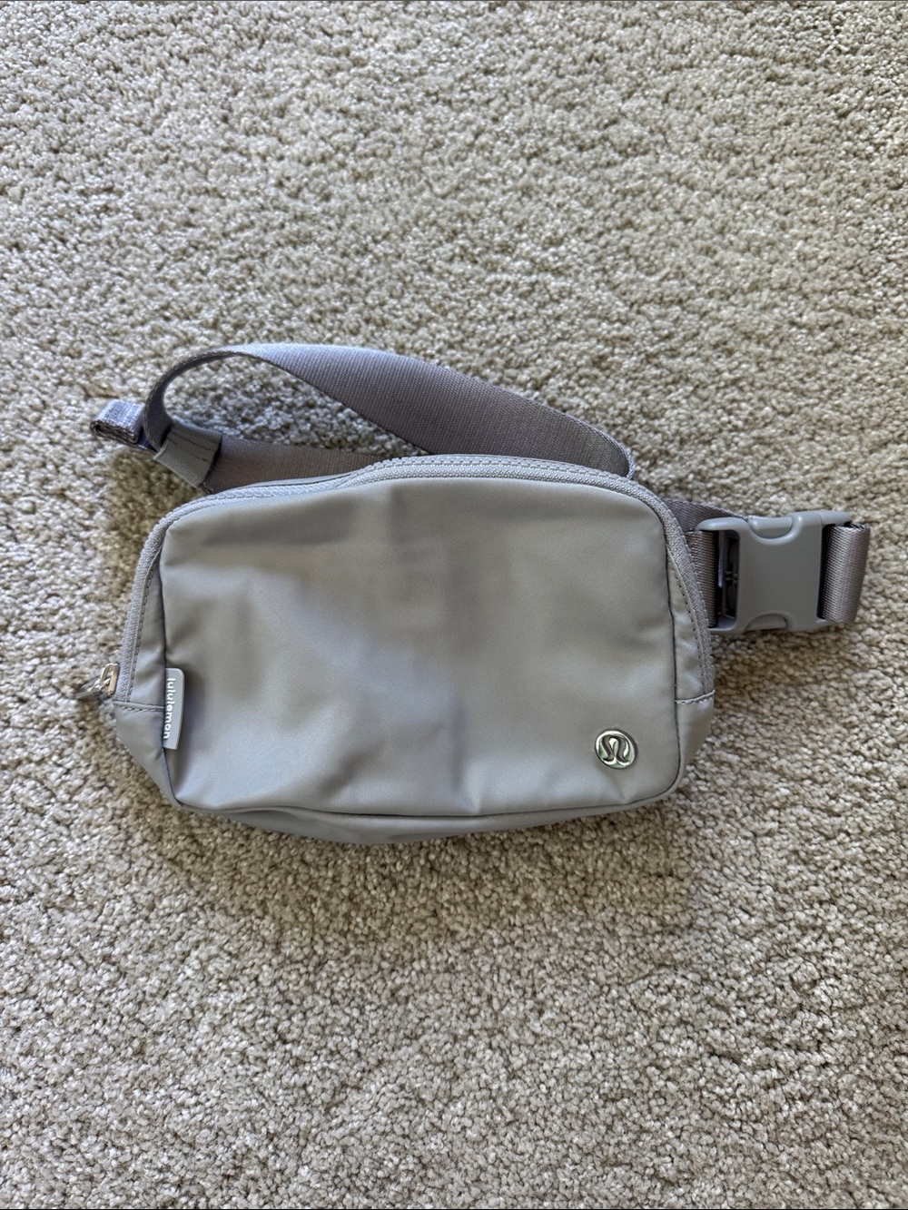 LULULEMON Silver Grey Belt Bag